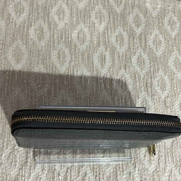 Henri Bendel Grey Croc Embossed Leather Zip Around Wallet - Picture 4 of 16